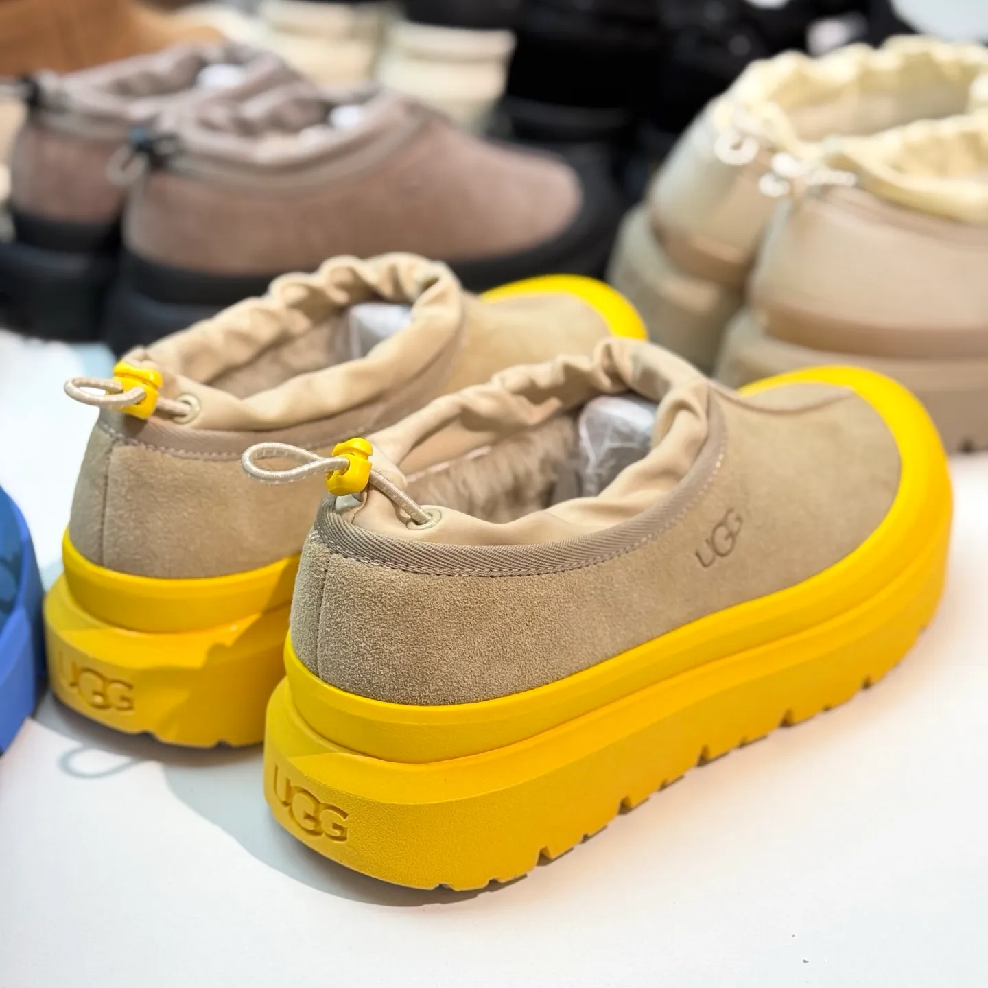Local 💰600 Exclusive version Original OEM grade UGG Wang Yibo's same style High-end exclusive supply Pyramid-top workmanship quality High-end needs to come # Big advantage supply ❗️❗️❗️ Low-top men's and women's shoes size: 36 37 38 39 40 41 42 43 44#